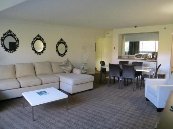 Toronto Don Valley Hotel and Suites image 28