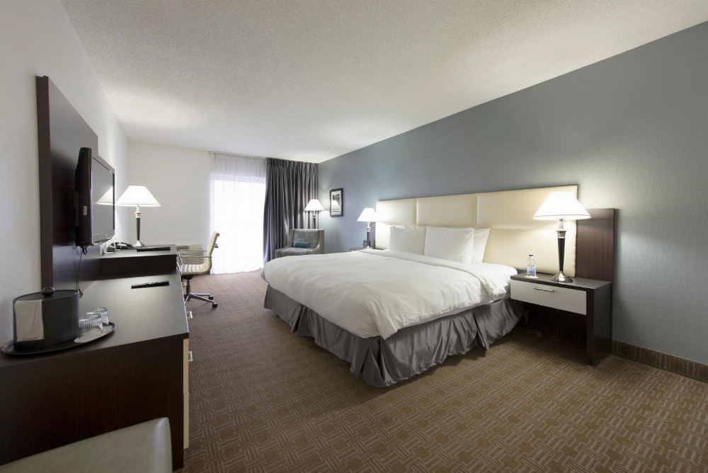 Toronto Don Valley Hotel and Suites Main image