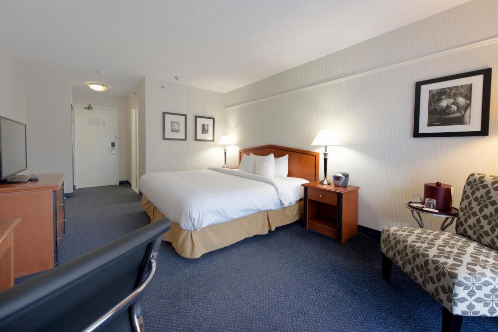 Toronto Don Valley Hotel and Suites